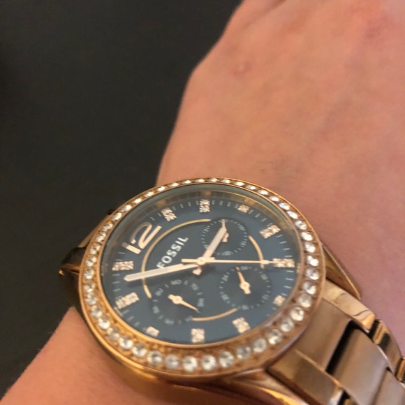 Fossil Dark Rose Gold Watch with Navy Face - Picture 2 of 4